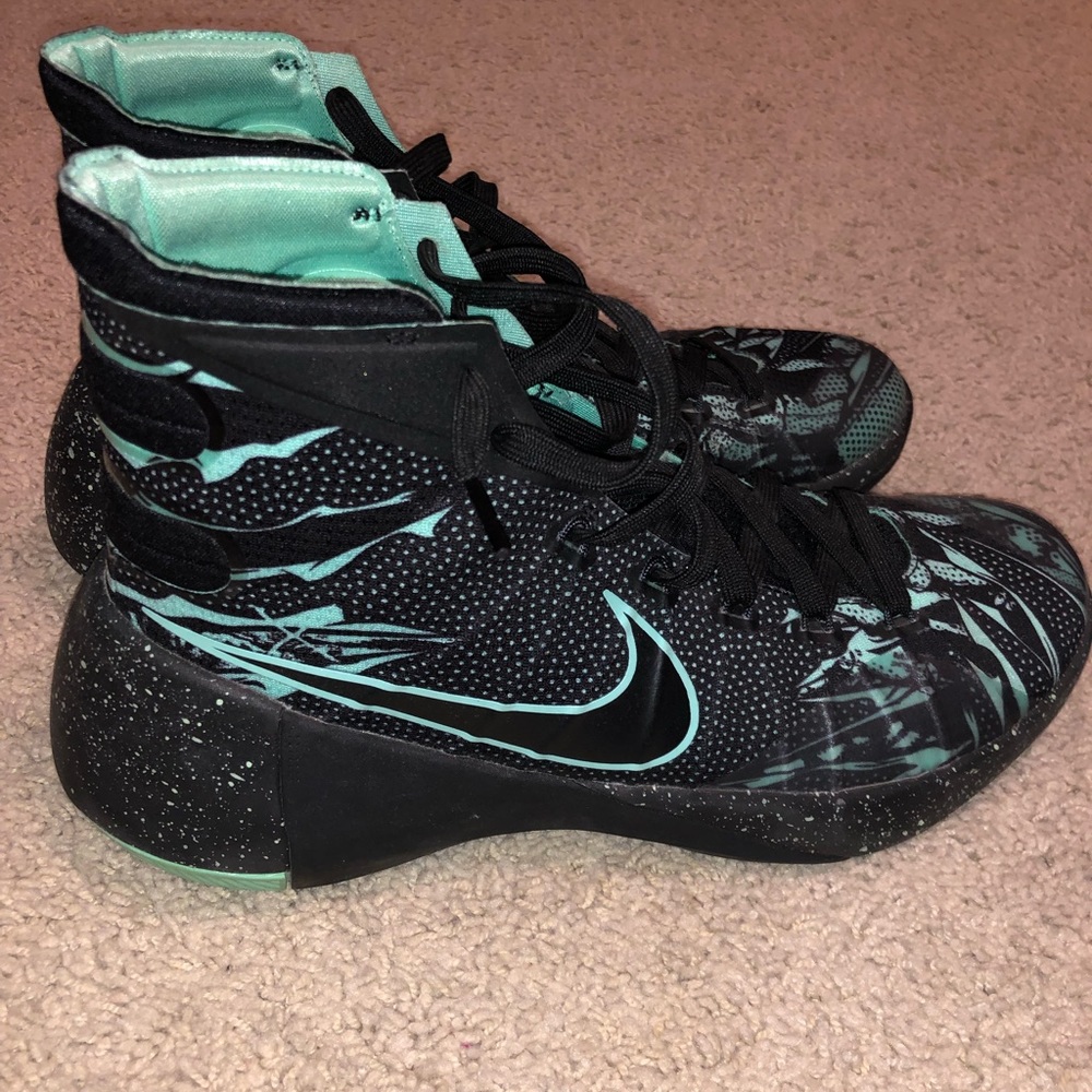 Nike hyperdunk 2015 (Size: 8.5)